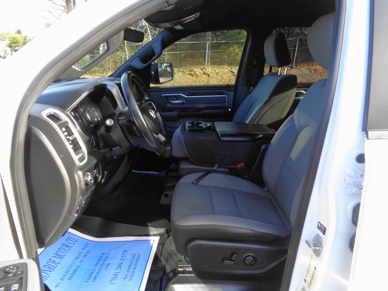 RAM 1500 Big Horn 4x4 Crew Cab 5'7" Box 2022