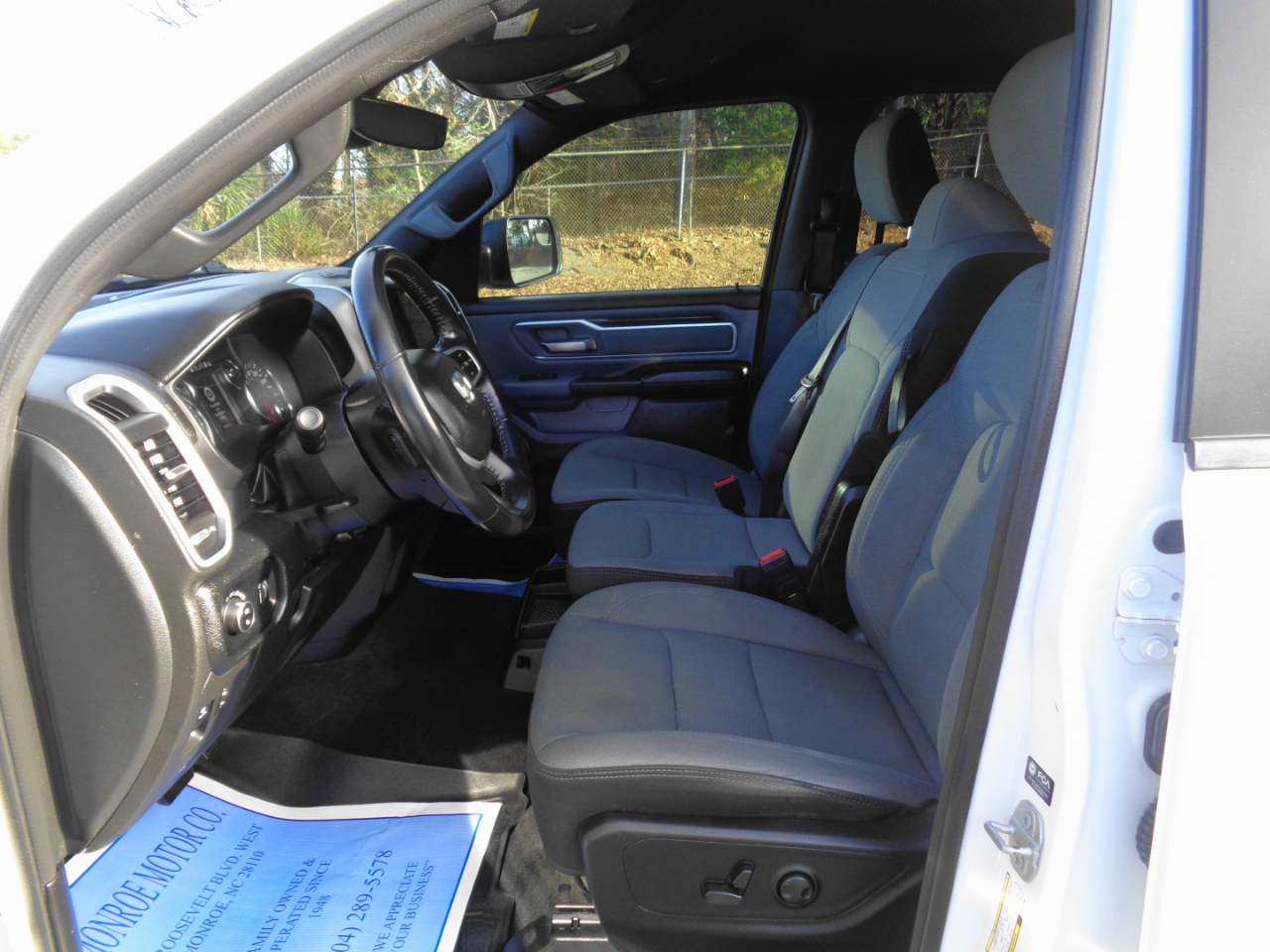 RAM 1500 Big Horn 4x4 Crew Cab 5'7" Box 2022