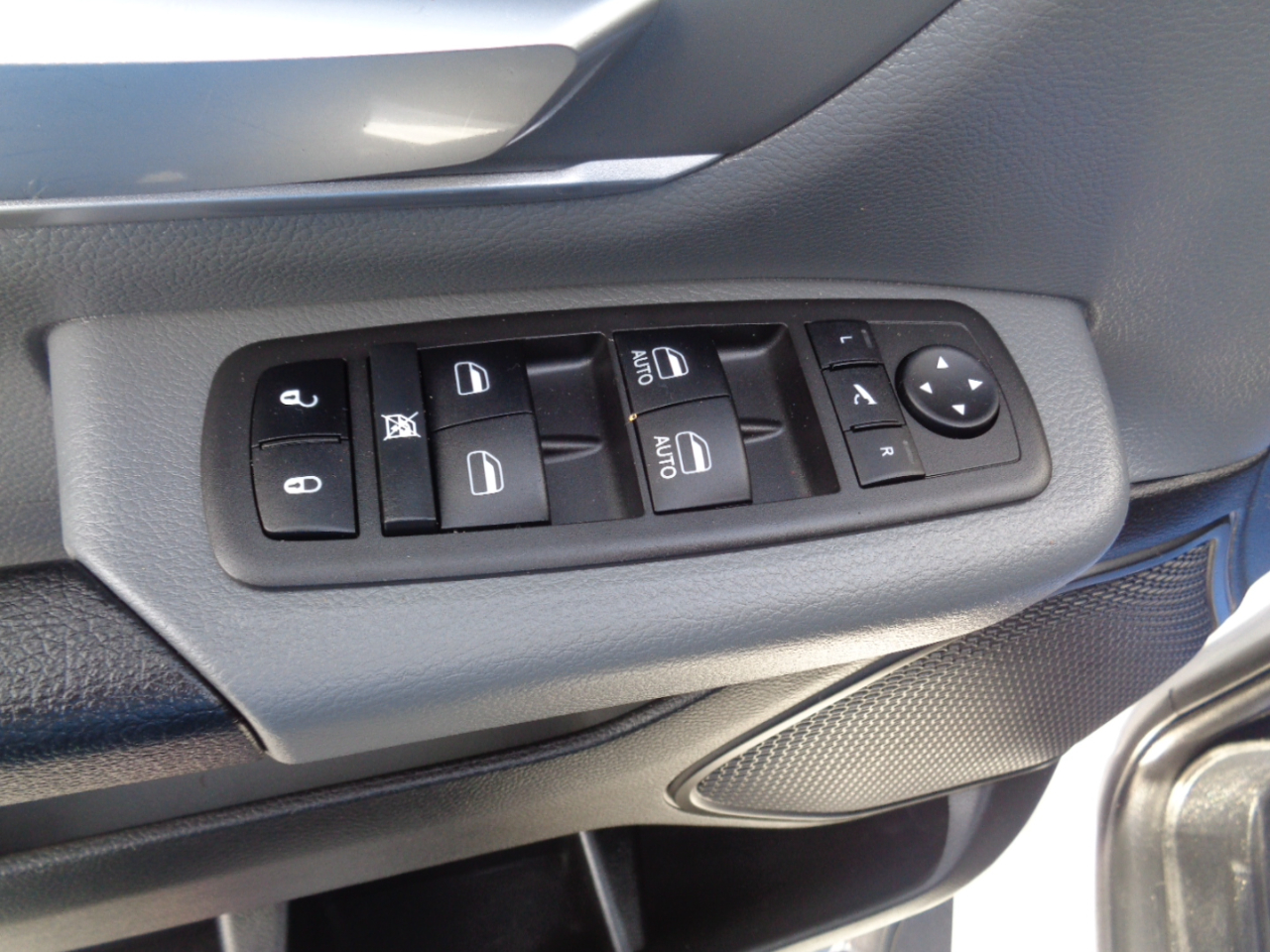 RAM 1500 Big Horn 4x4 Crew Cab 5'7" Box 2022