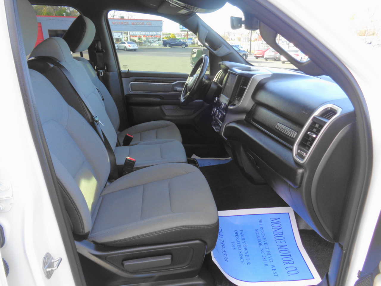 RAM 1500 Big Horn 4x4 Crew Cab 5'7" Box 2022