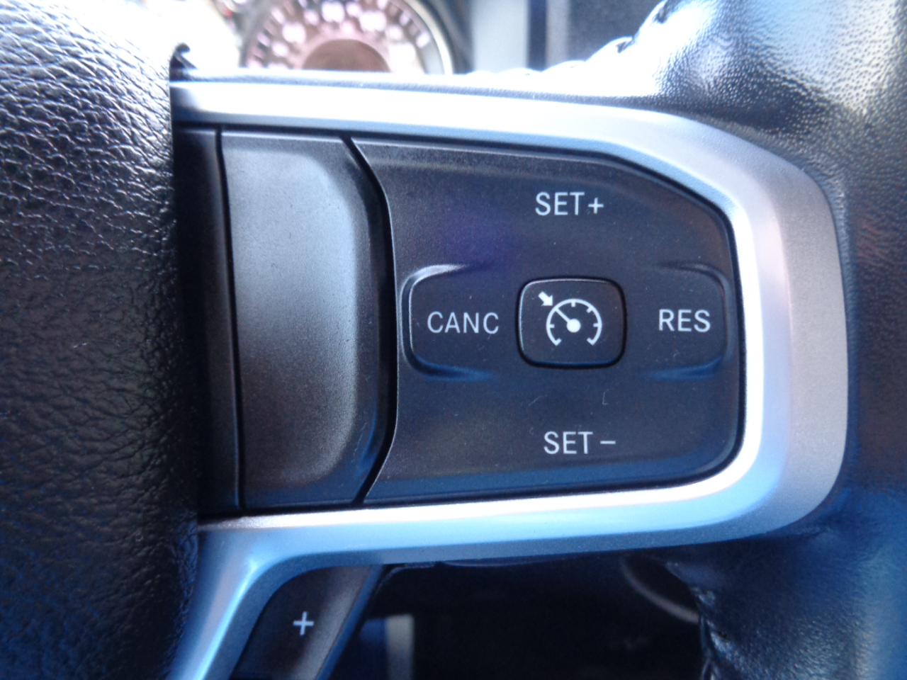 RAM 1500 Big Horn 4x4 Crew Cab 5'7" Box 2022