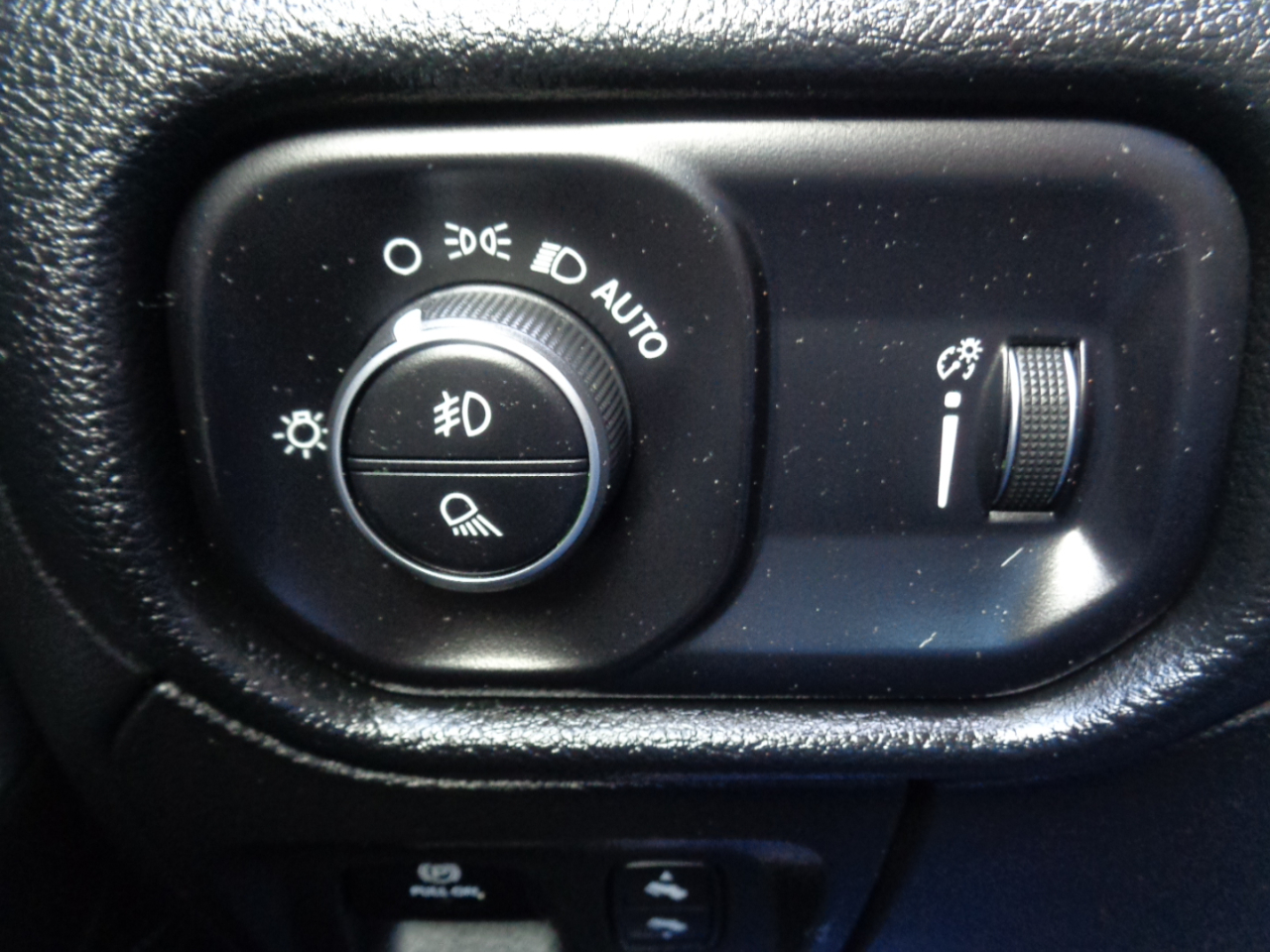 RAM 1500 Big Horn 4x4 Crew Cab 5'7" Box 2022