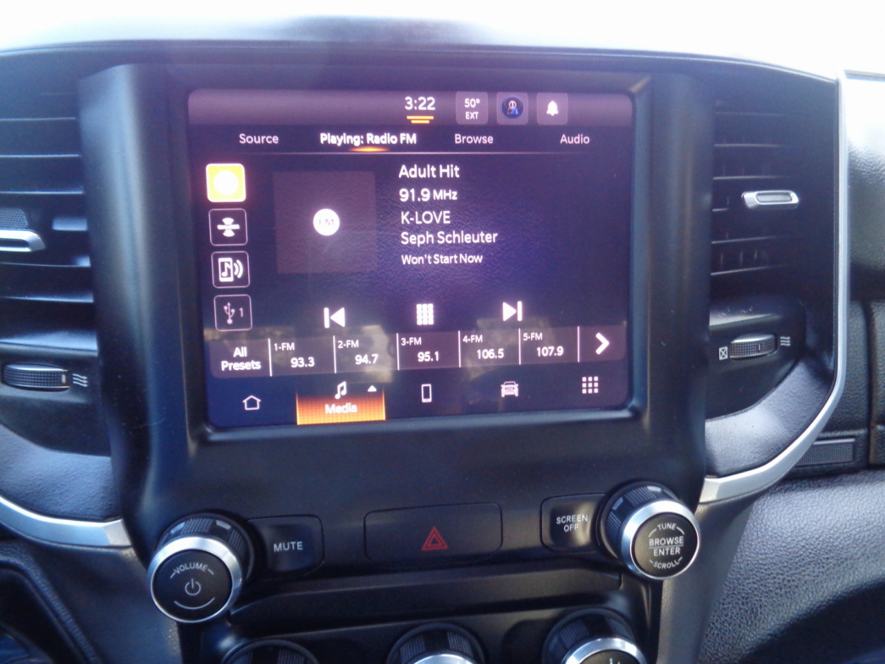 RAM 1500 Big Horn 4x4 Crew Cab 5'7" Box 2022