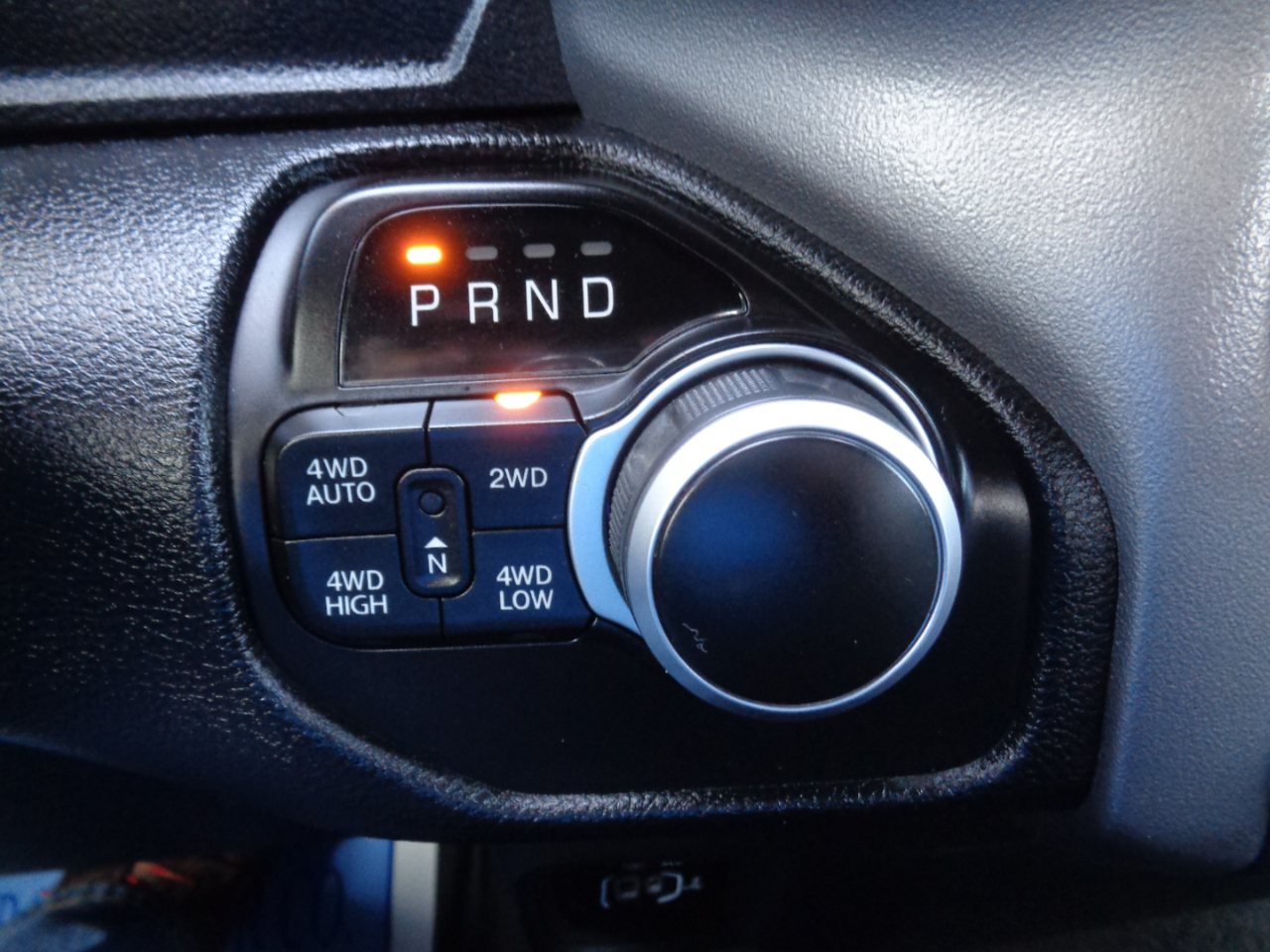 RAM 1500 Big Horn 4x4 Crew Cab 5'7" Box 2022