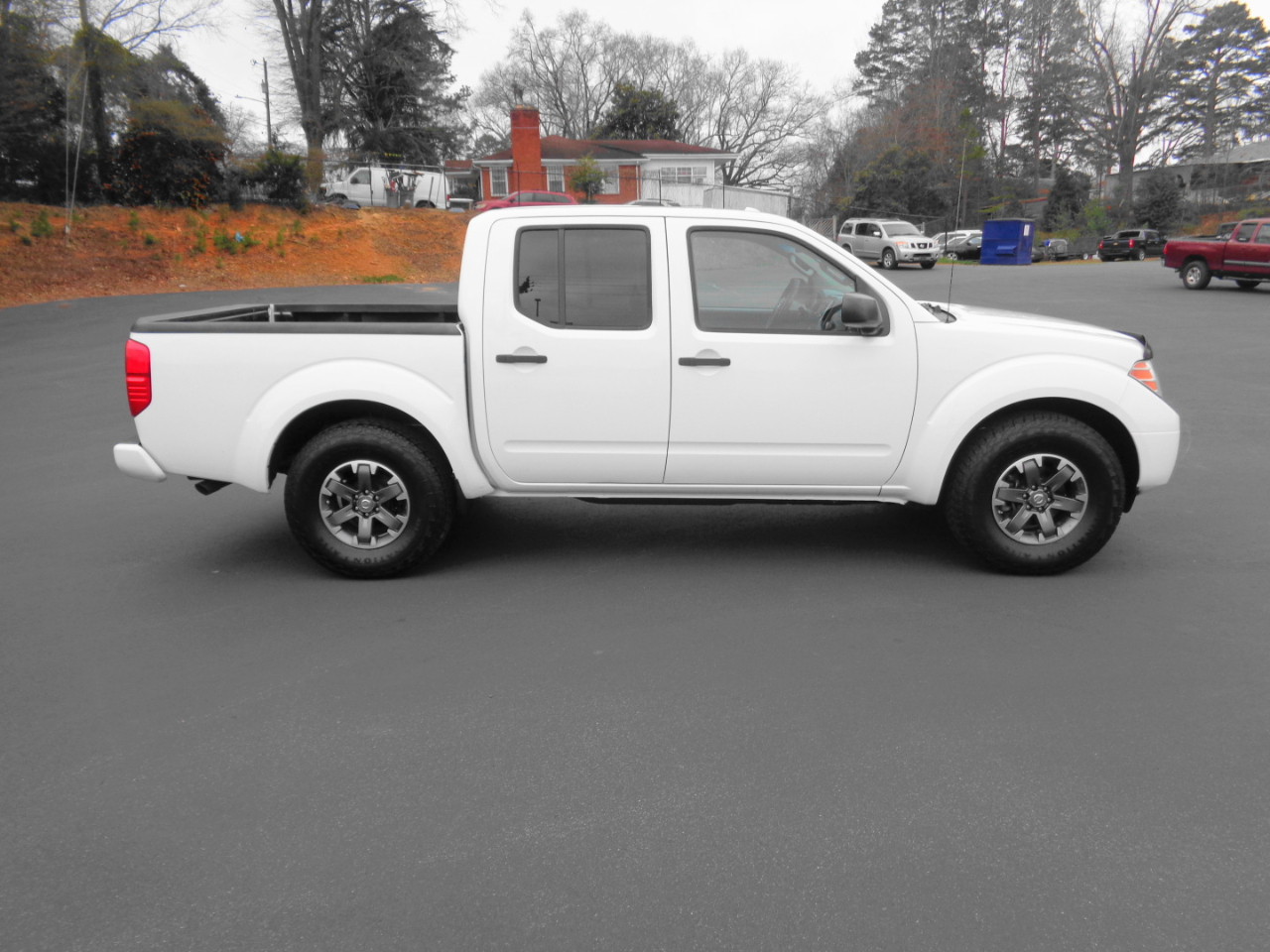 Nissan Frontier 2WD Crew Cab SWB Auto Desert Runner 2014