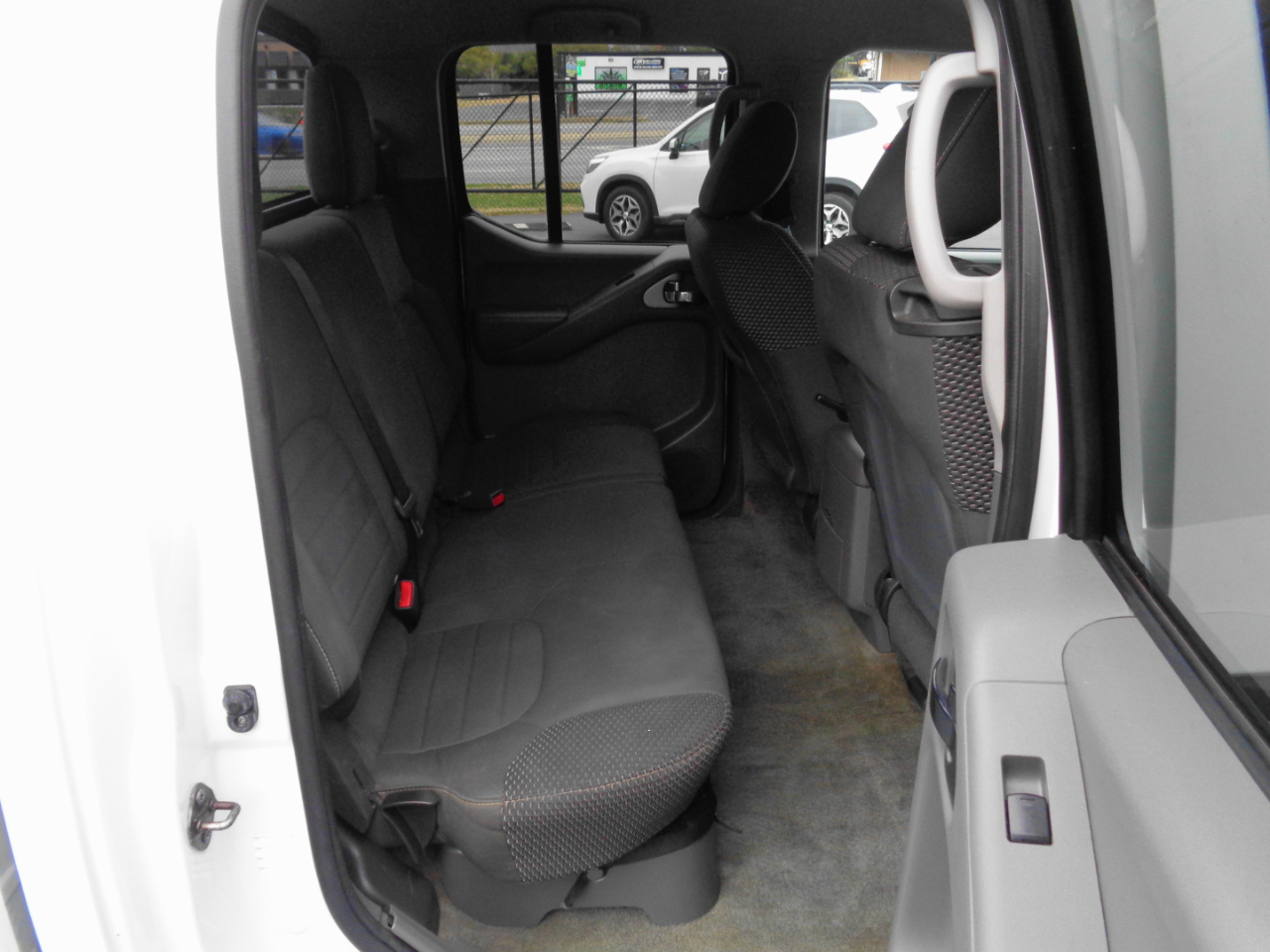 Nissan Frontier 2WD Crew Cab SWB Auto Desert Runner 2014