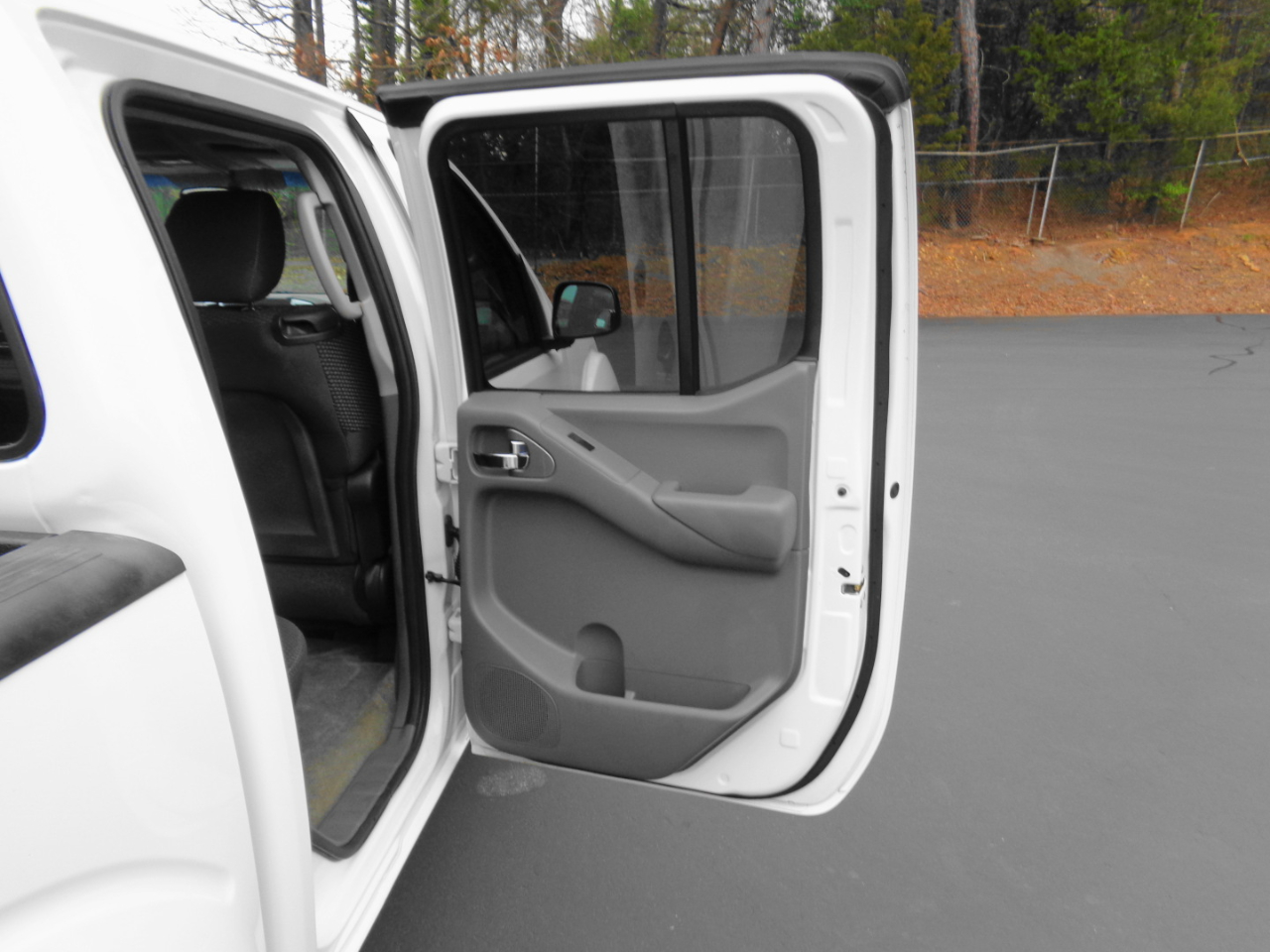 Nissan Frontier 2WD Crew Cab SWB Auto Desert Runner 2014