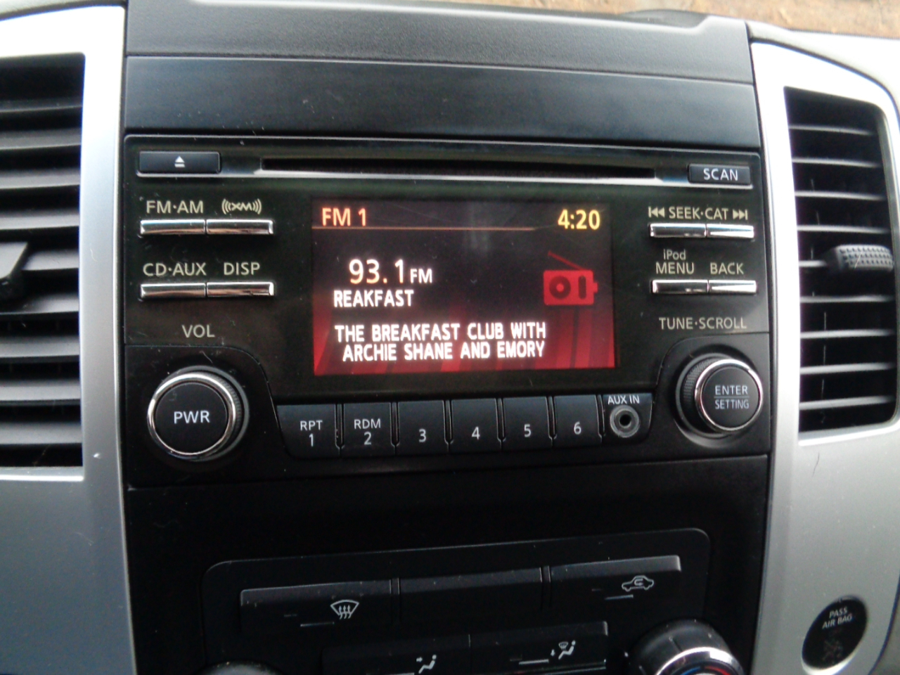 Nissan Frontier 2WD Crew Cab SWB Auto Desert Runner 2014