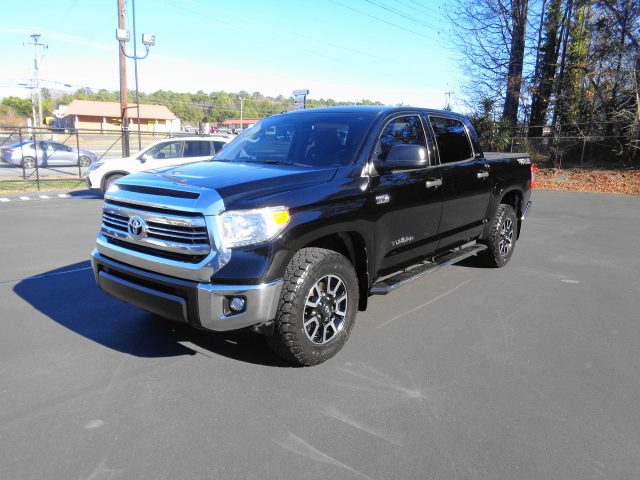2017 Toyota Tundra 4WD TRD Pro CrewMax 5.5' Bed 5.7L FFV (Natl)