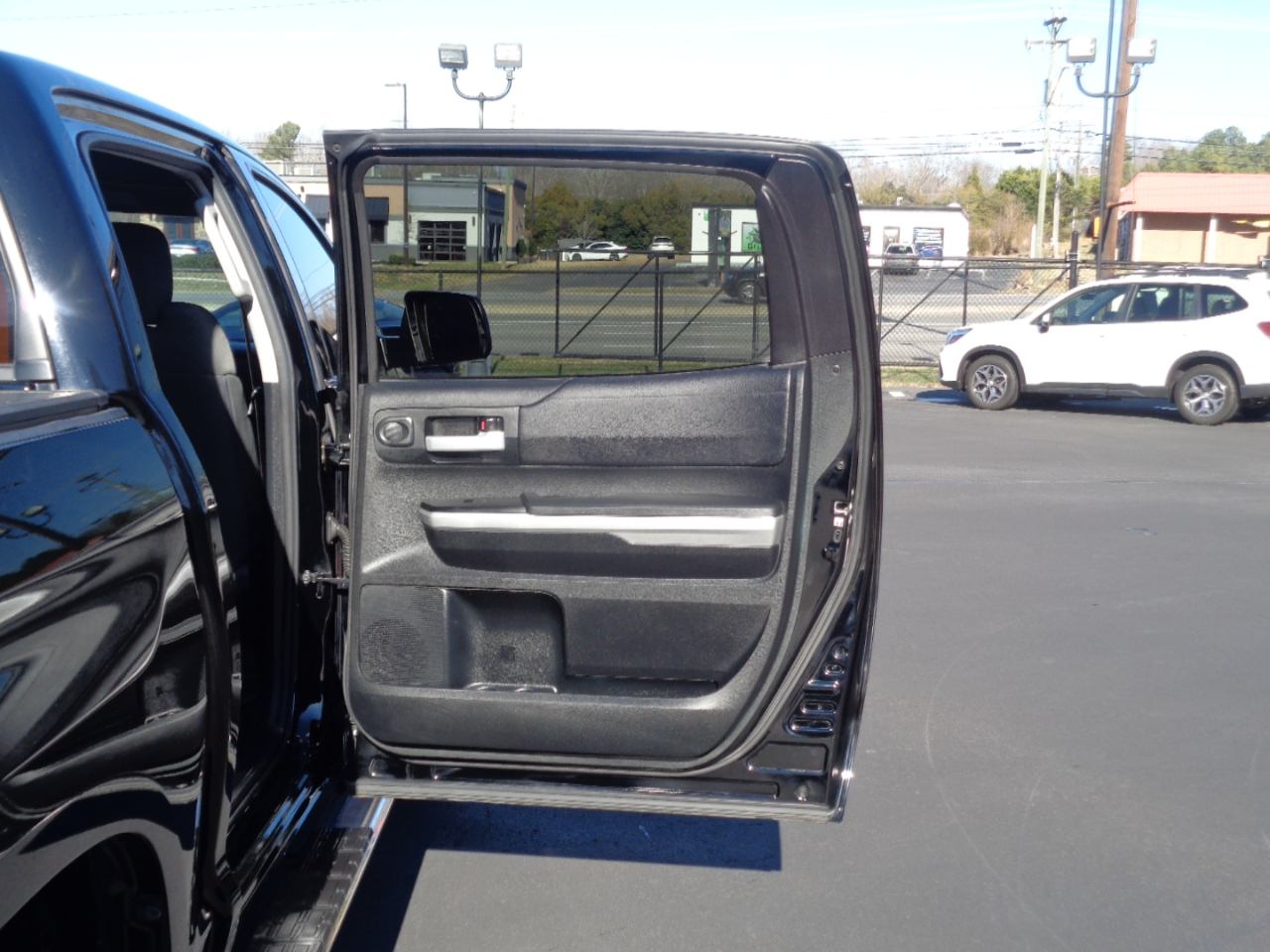 Toyota Tundra 4WD TRD Pro CrewMax 5.5' Bed 5.7L FFV (Natl) 2017