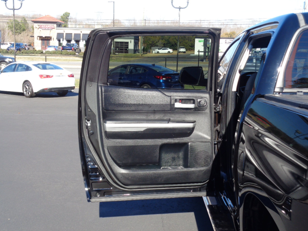 Toyota Tundra 4WD TRD Pro CrewMax 5.5' Bed 5.7L FFV (Natl) 2017