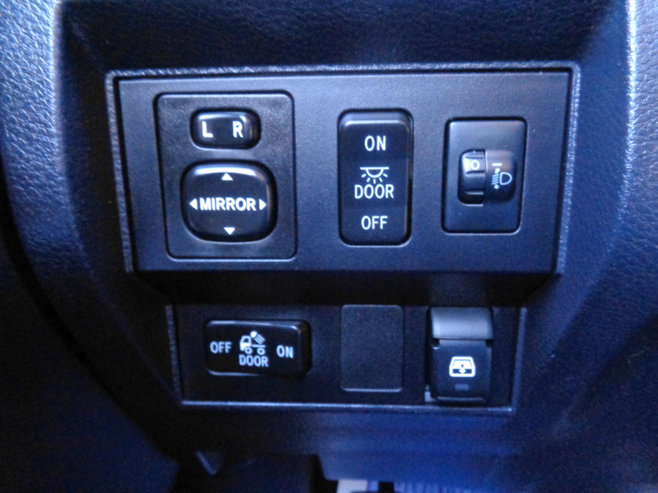 Toyota Tundra 4WD TRD Pro CrewMax 5.5' Bed 5.7L FFV (Natl) 2017