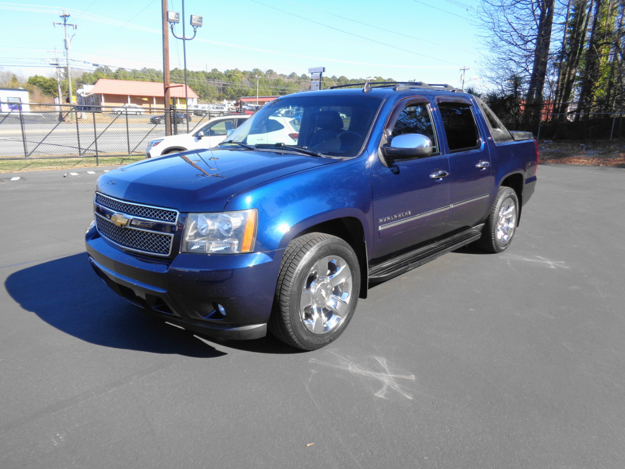 Chevrolet Avalanche 4WD Crew Cab LTZ 2012