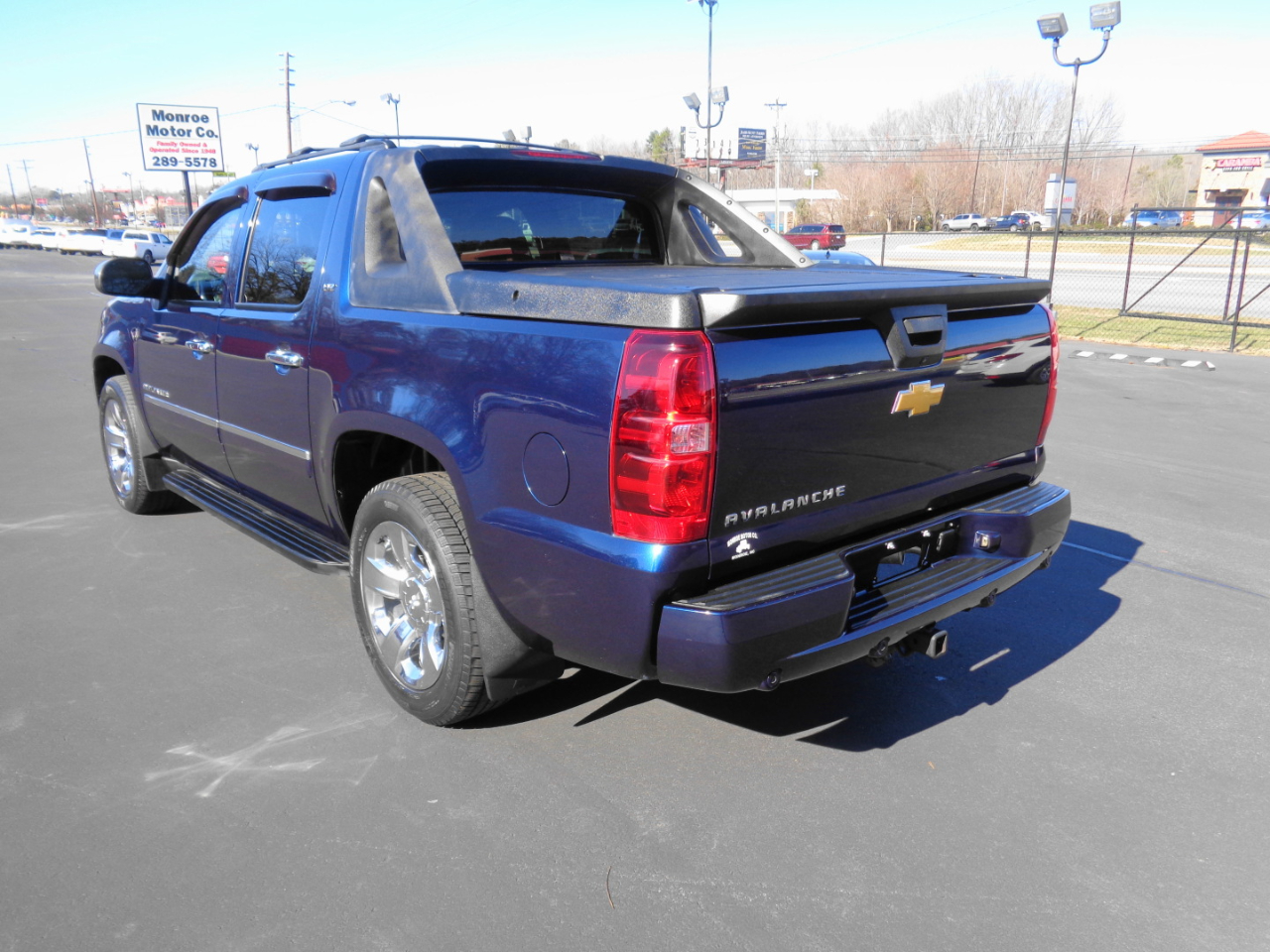 Chevrolet Avalanche 4WD Crew Cab LTZ 2012