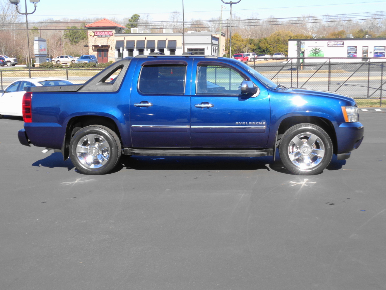 Chevrolet Avalanche 4WD Crew Cab LTZ 2012