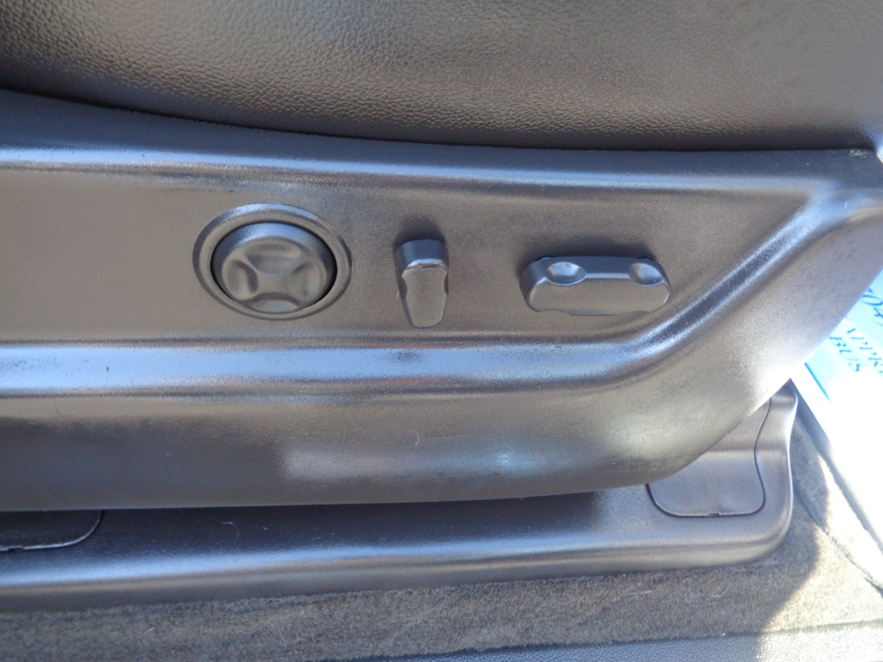 Chevrolet Avalanche 4WD Crew Cab LTZ 2012