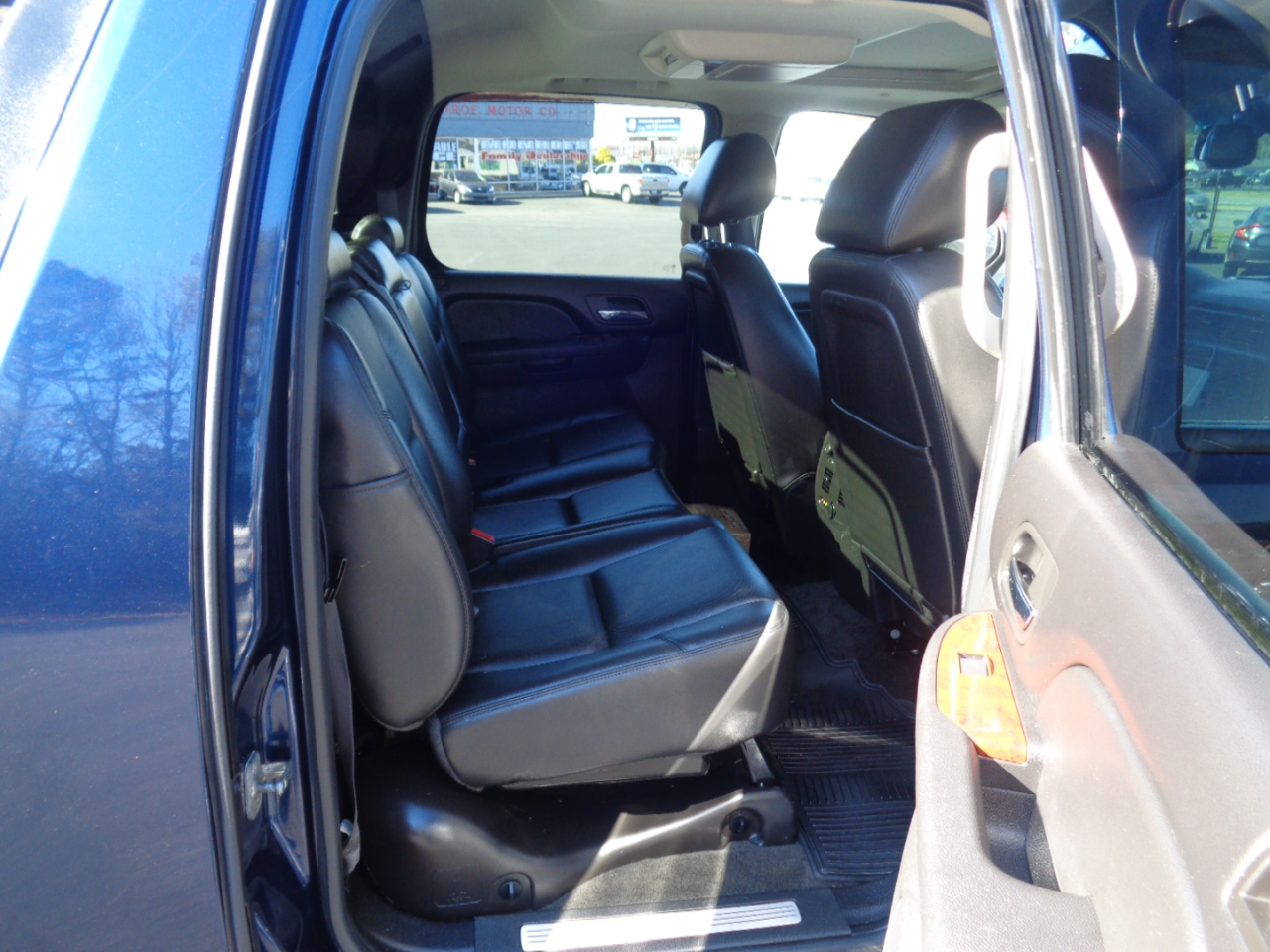 Chevrolet Avalanche 4WD Crew Cab LTZ 2012
