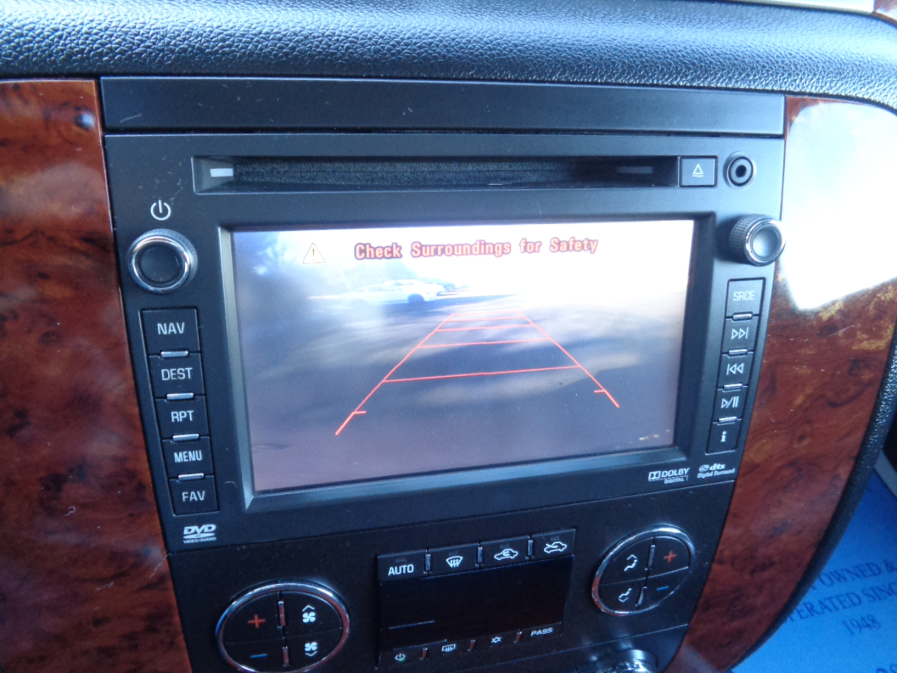 Chevrolet Avalanche 4WD Crew Cab LTZ 2012