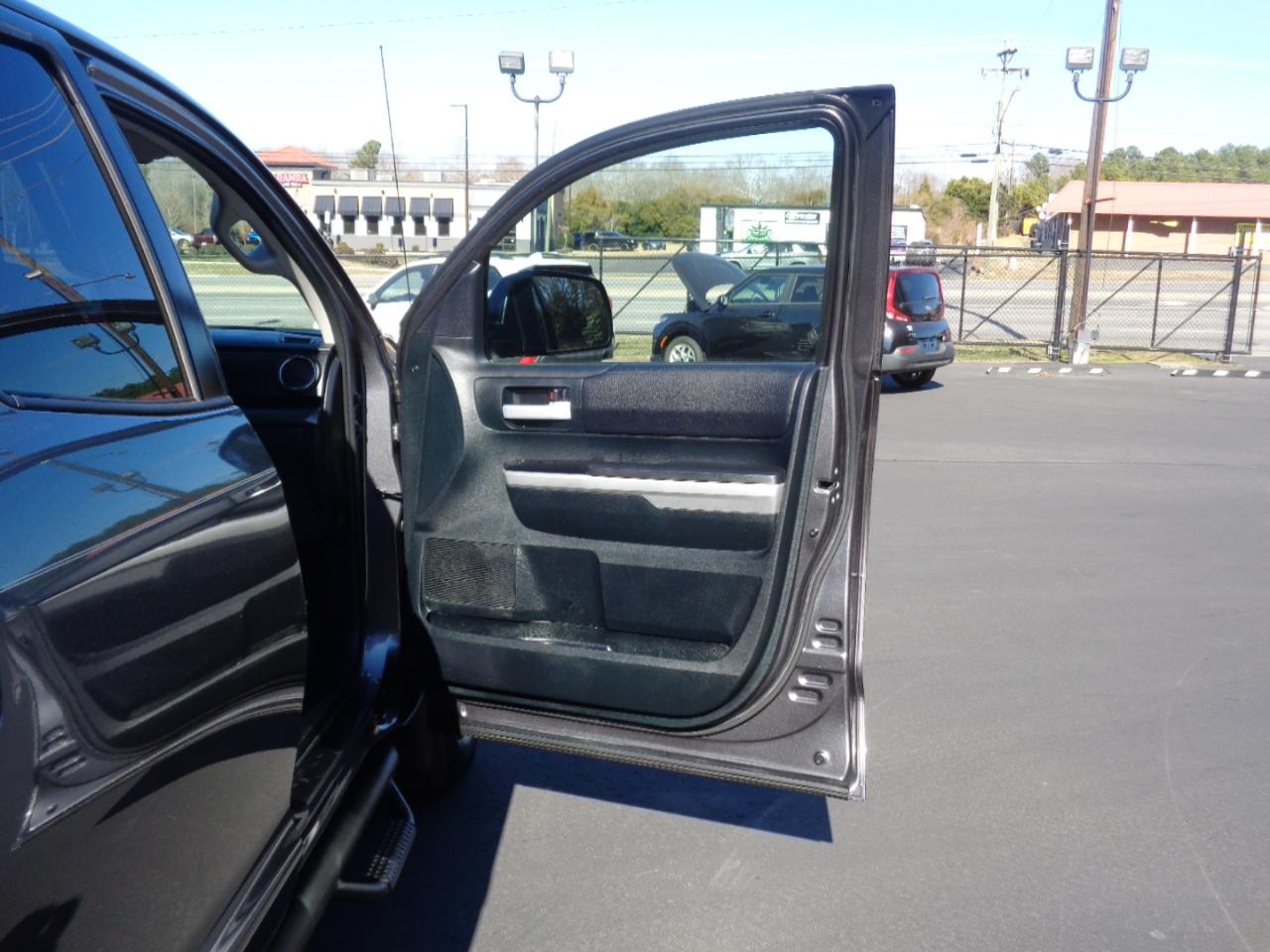 Toyota Tundra 2WD SR5 Double Cab 6.5' Bed 4.6L (Natl) 2017