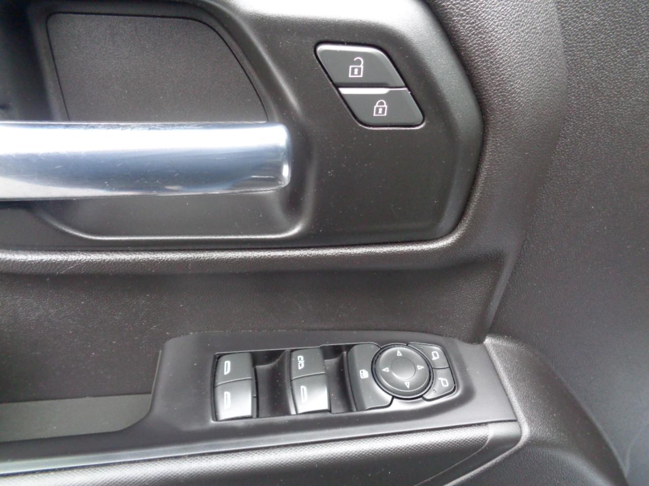 Chevrolet Silverado 1500 2WD Crew Cab 147" Custom 2020