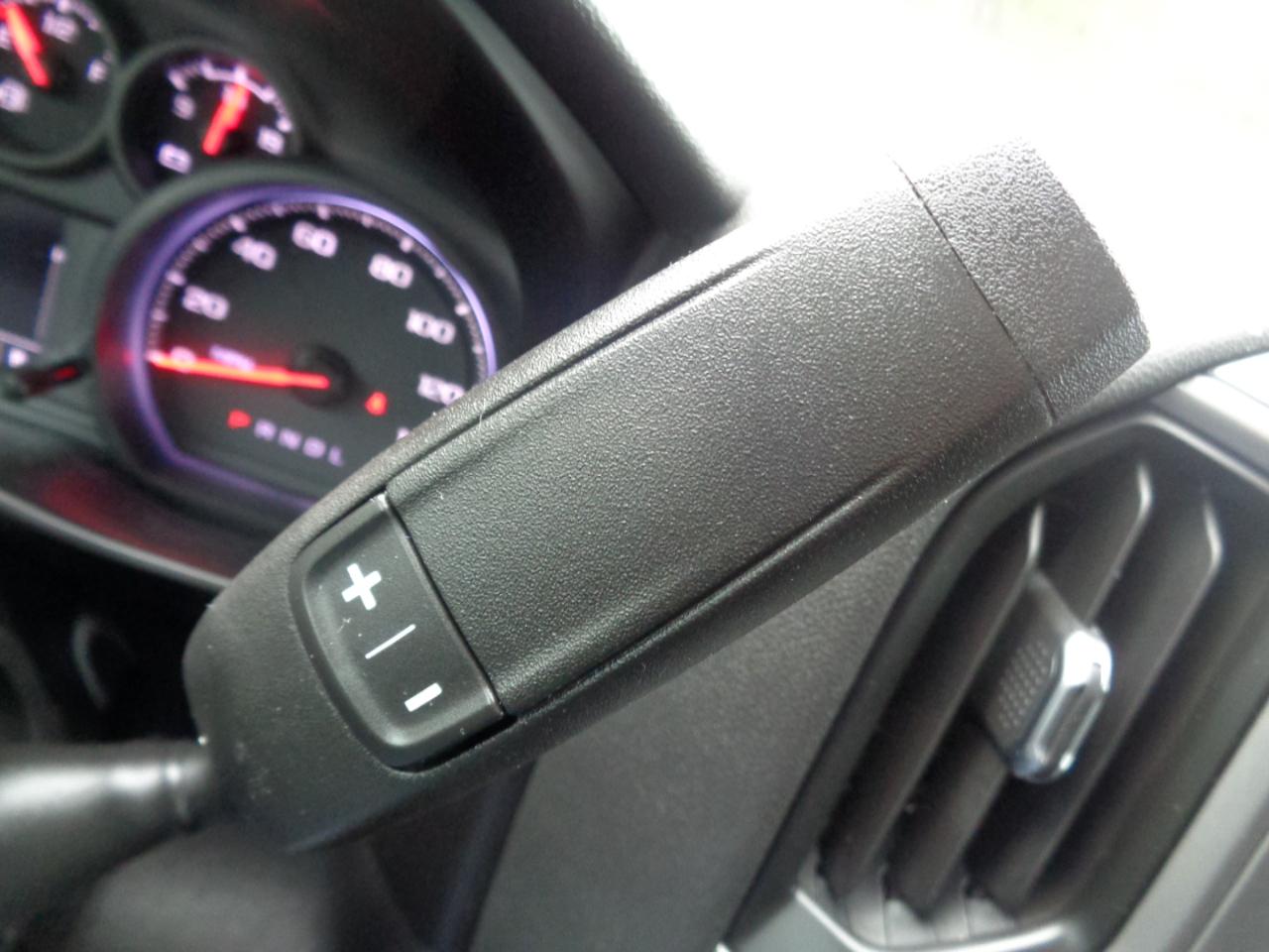 Chevrolet Silverado 1500 2WD Crew Cab 147" Custom 2020