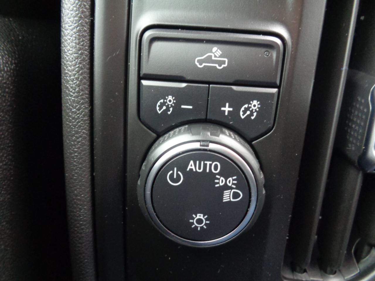 Chevrolet Silverado 1500 2WD Crew Cab 147" Custom 2020