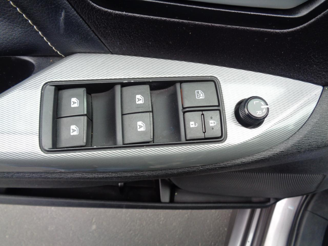 Toyota Sienna 5dr 8-Pass Van SE FWD (Natl) 2015