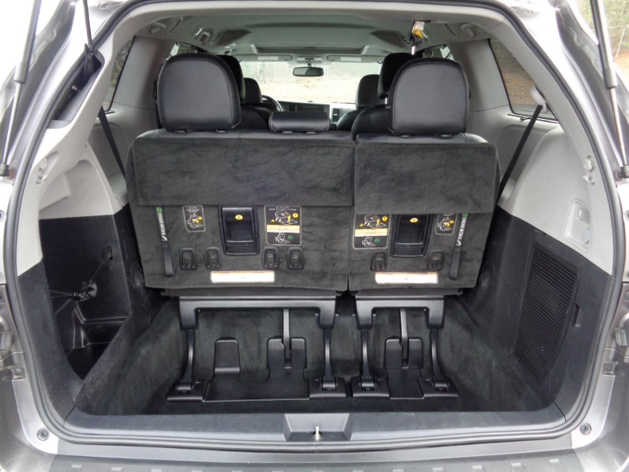 Toyota Sienna 5dr 8-Pass Van SE FWD (Natl) 2015