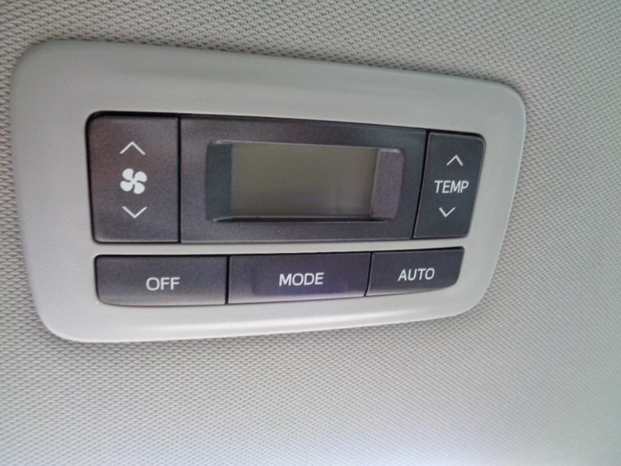 Toyota Sienna 5dr 8-Pass Van SE FWD (Natl) 2015