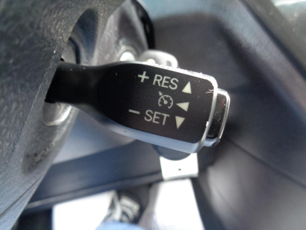 Toyota Sienna 5dr 8-Pass Van SE FWD (Natl) 2015