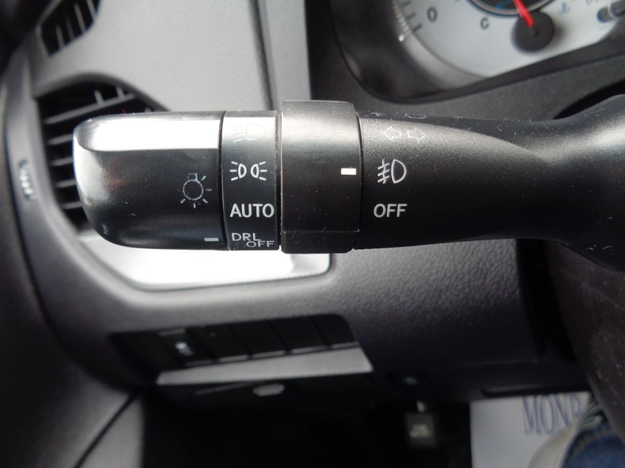 Toyota Sienna 5dr 8-Pass Van SE FWD (Natl) 2015