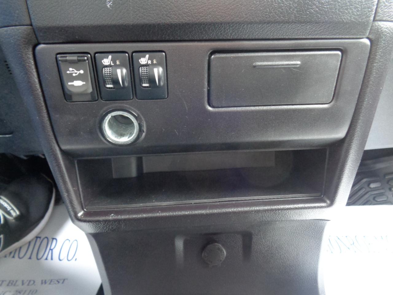 Toyota Sienna 5dr 8-Pass Van SE FWD (Natl) 2015