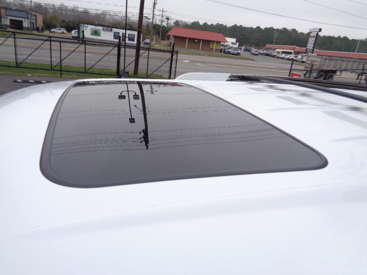 GMC Yukon AWD 4dr 1500 Denali 2010