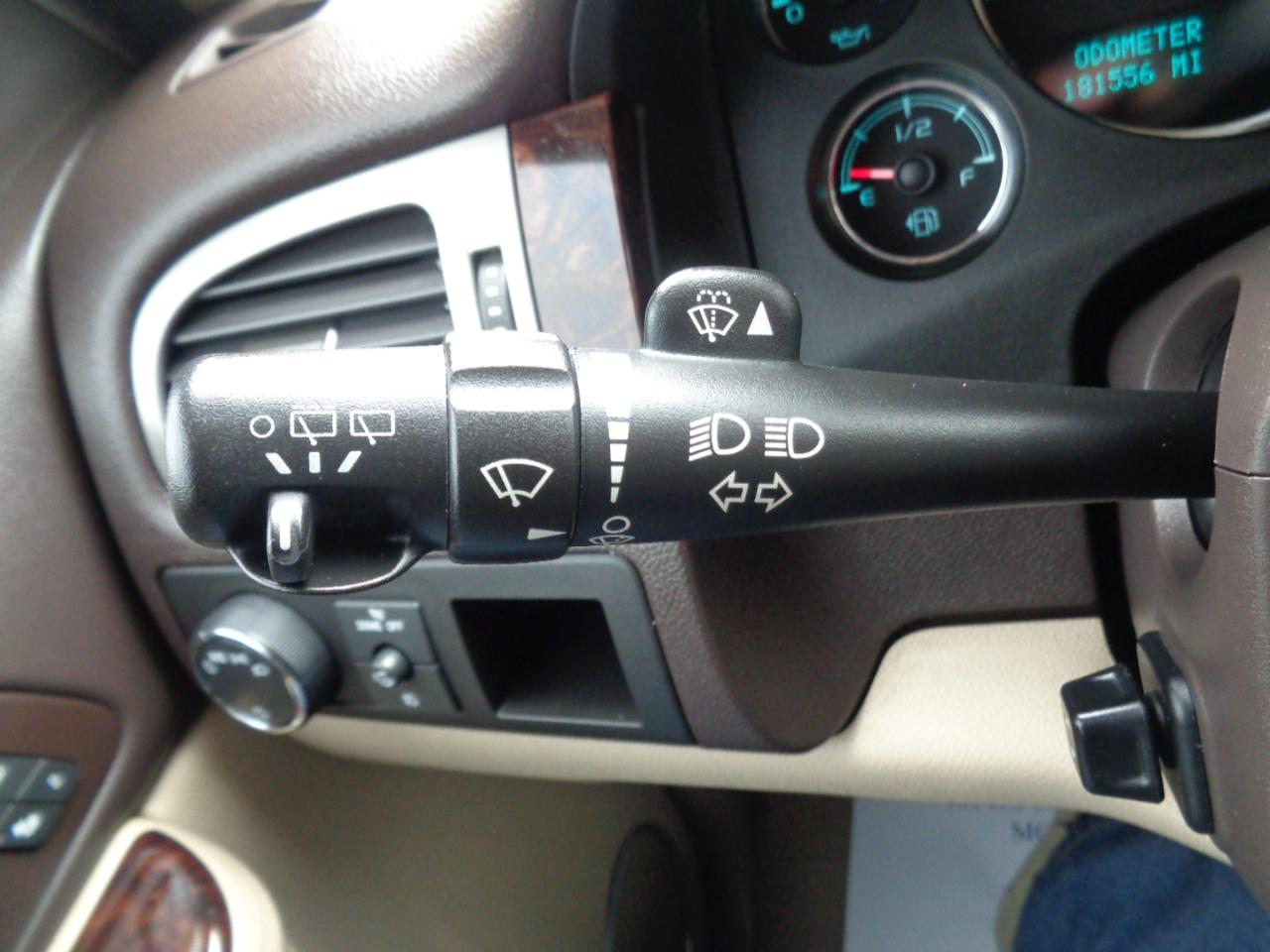 GMC Yukon AWD 4dr 1500 Denali 2010