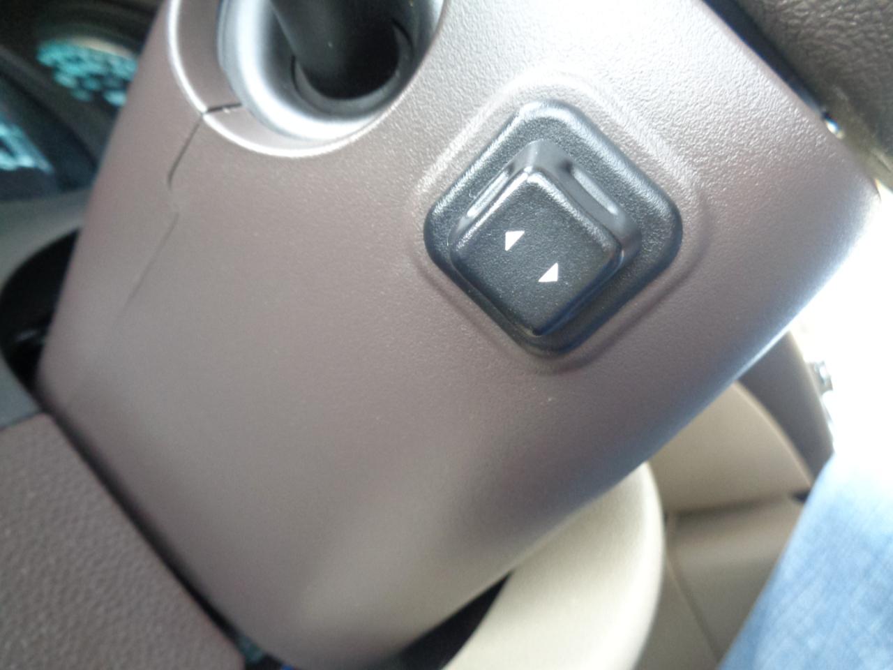 GMC Yukon AWD 4dr 1500 Denali 2010