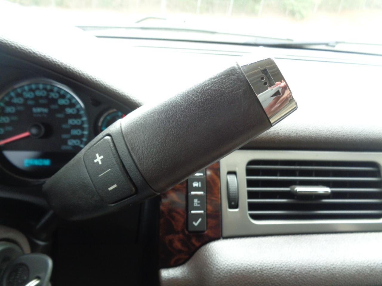 GMC Yukon AWD 4dr 1500 Denali 2010