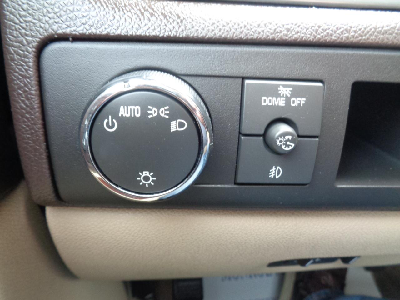 GMC Yukon AWD 4dr 1500 Denali 2010