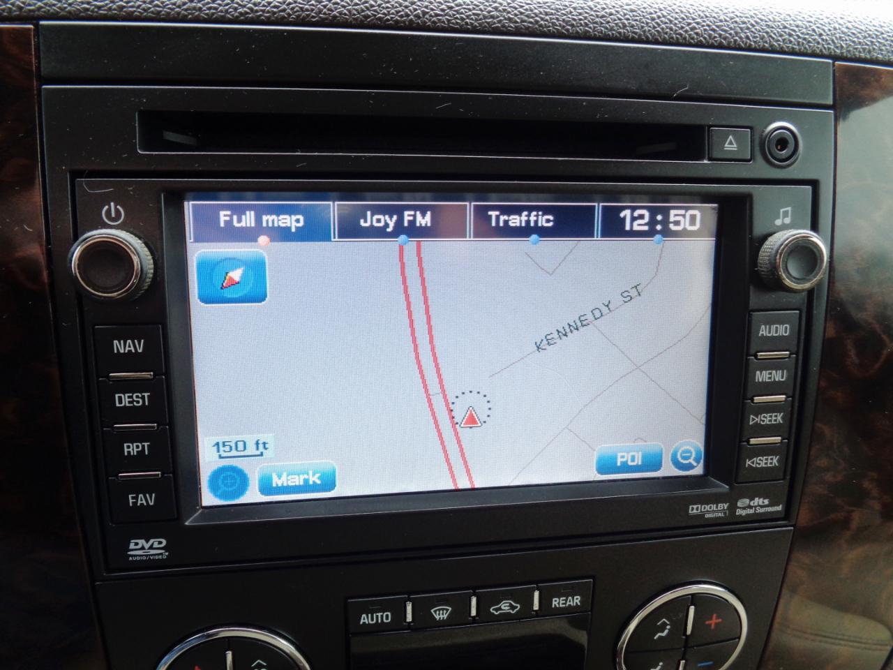 GMC Yukon AWD 4dr 1500 Denali 2010