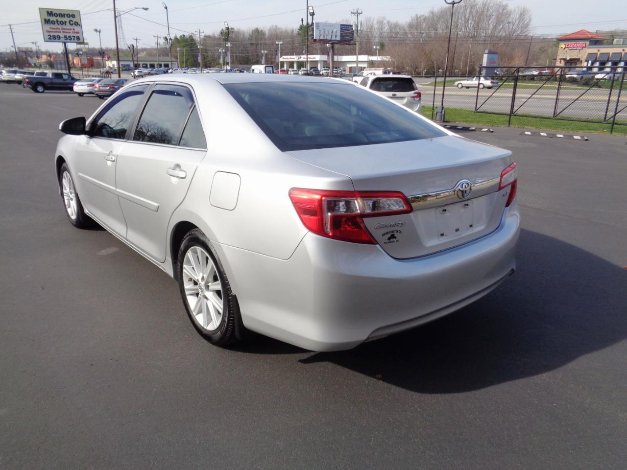 Toyota Camry 4dr Sdn I4 Auto XLE (Natl) 2013
