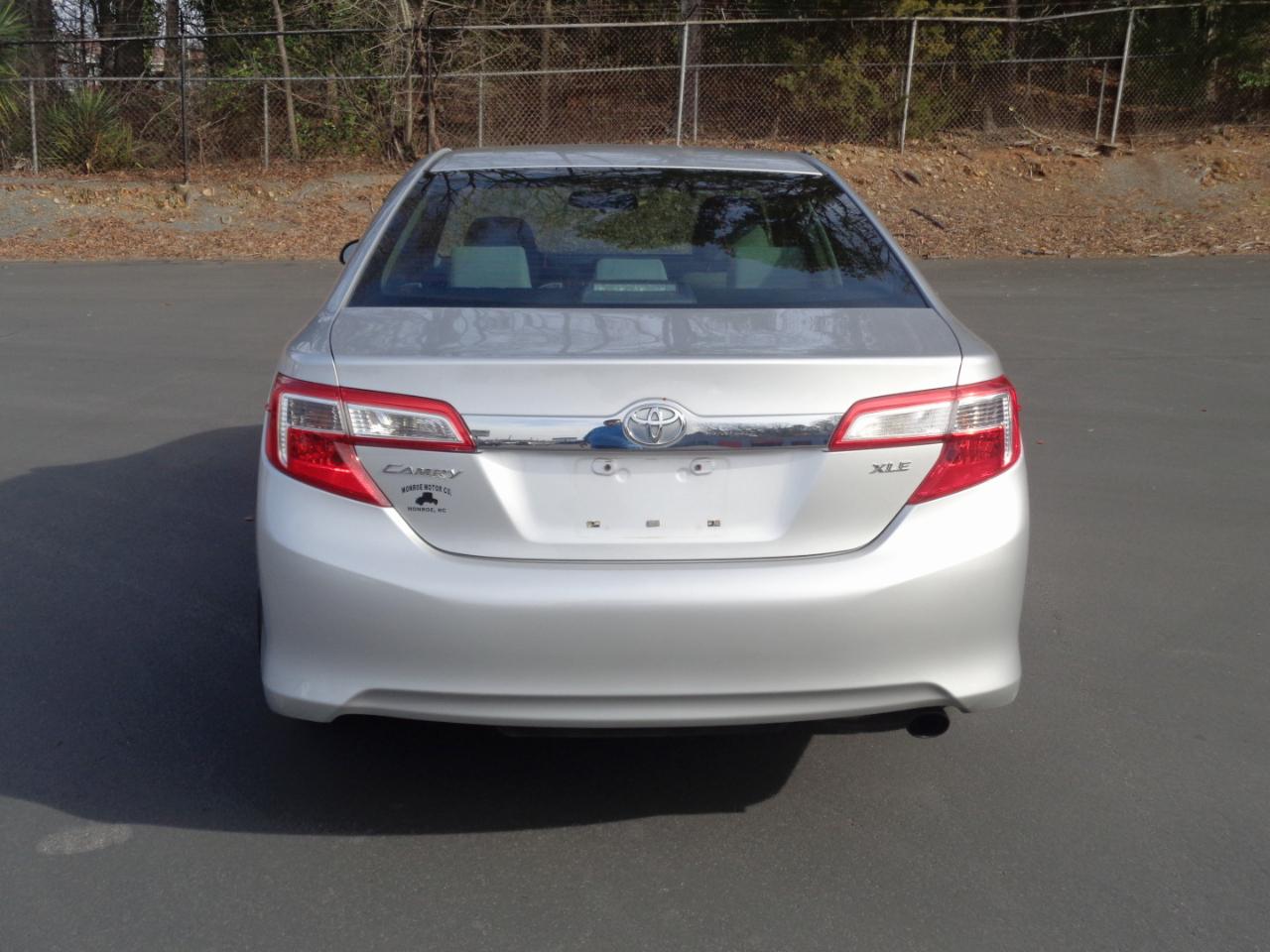 Toyota Camry 4dr Sdn I4 Auto XLE (Natl) 2013