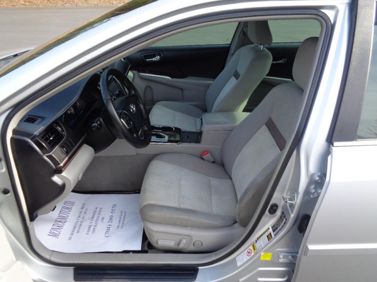 Toyota Camry 4dr Sdn I4 Auto XLE (Natl) 2013