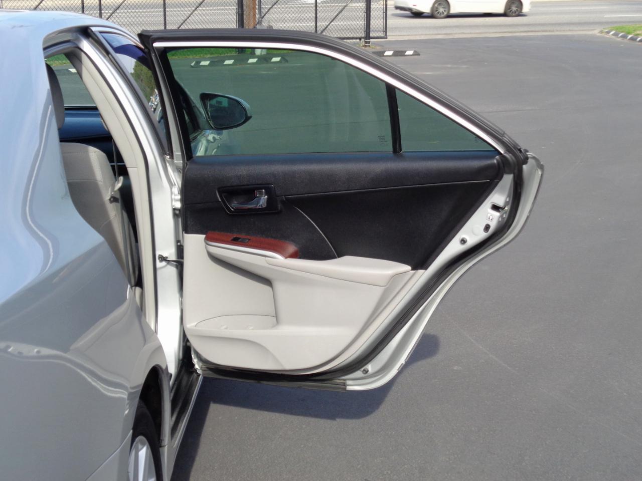 Toyota Camry 4dr Sdn I4 Auto XLE (Natl) 2013