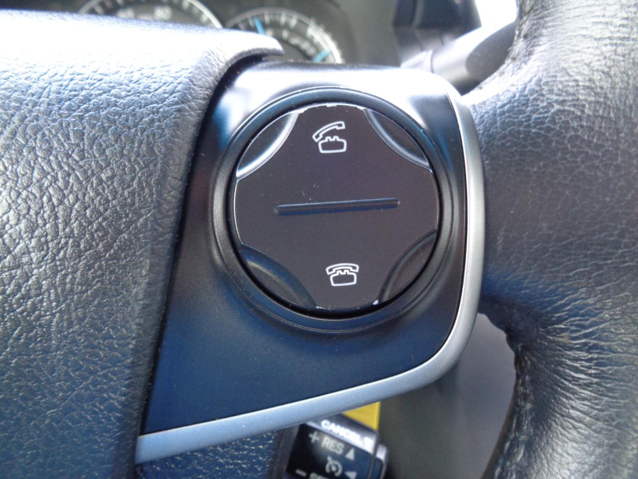 Toyota Camry 4dr Sdn I4 Auto XLE (Natl) 2013