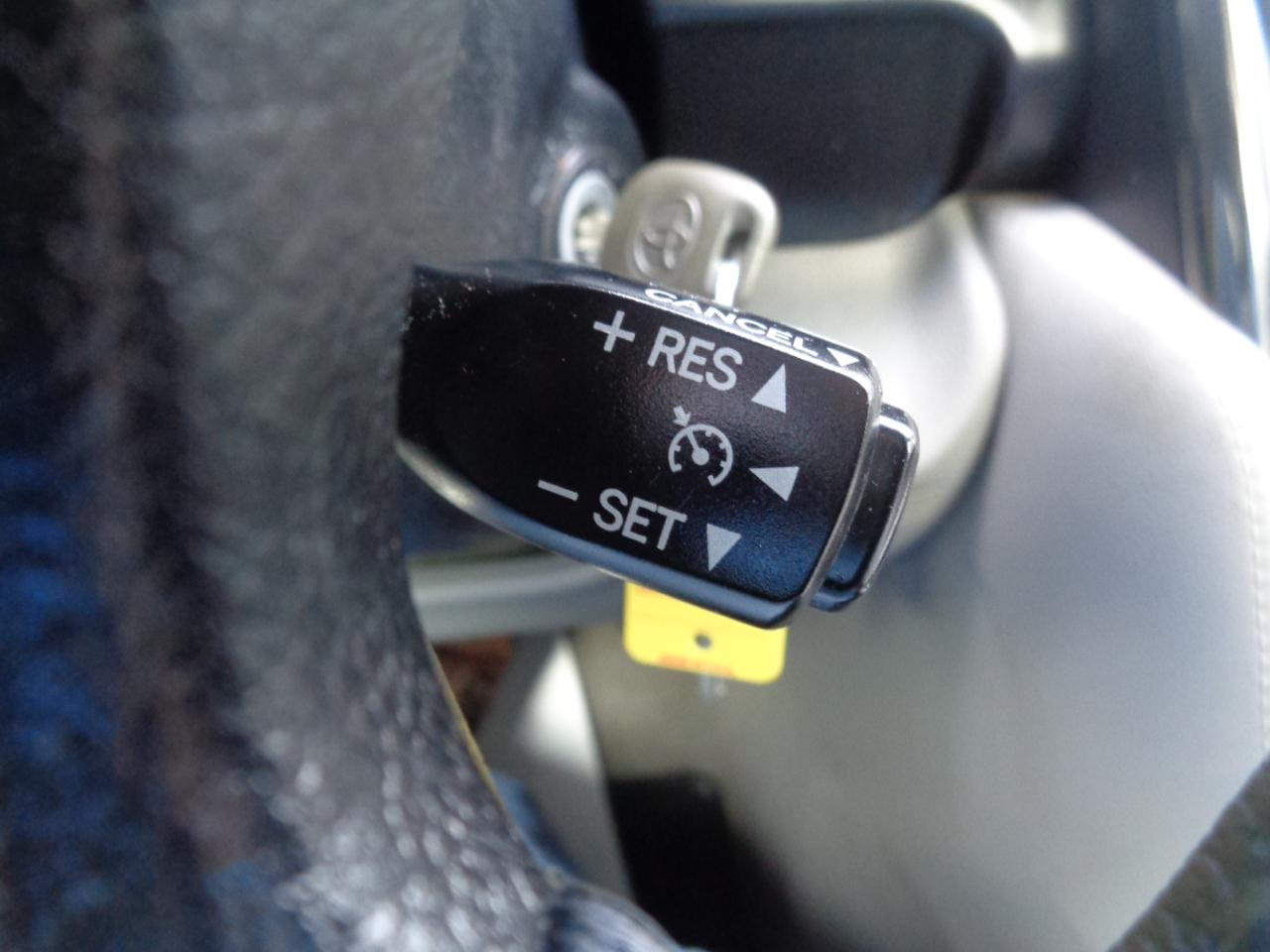 Toyota Camry 4dr Sdn I4 Auto XLE (Natl) 2013