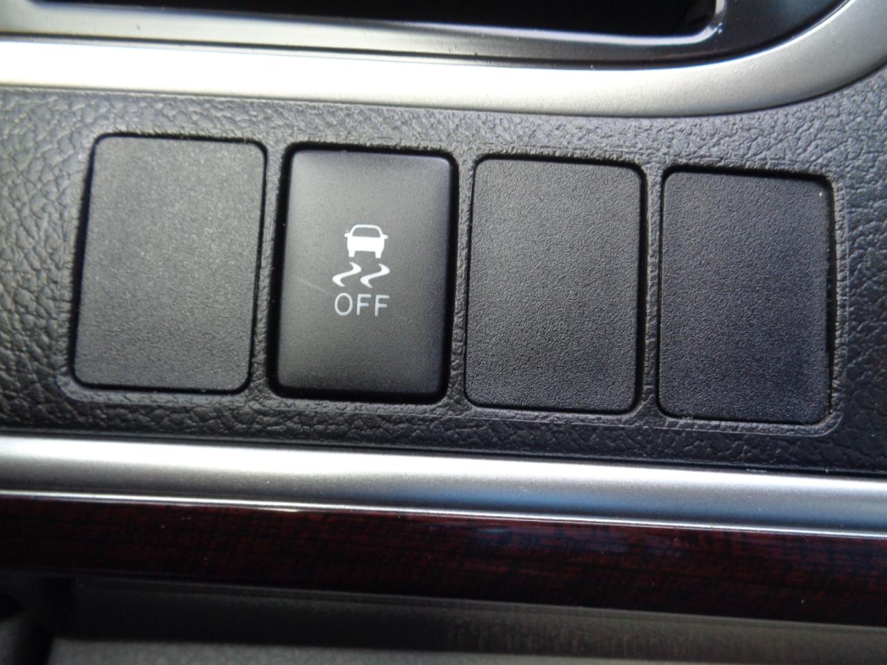 Toyota Camry 4dr Sdn I4 Auto XLE (Natl) 2013