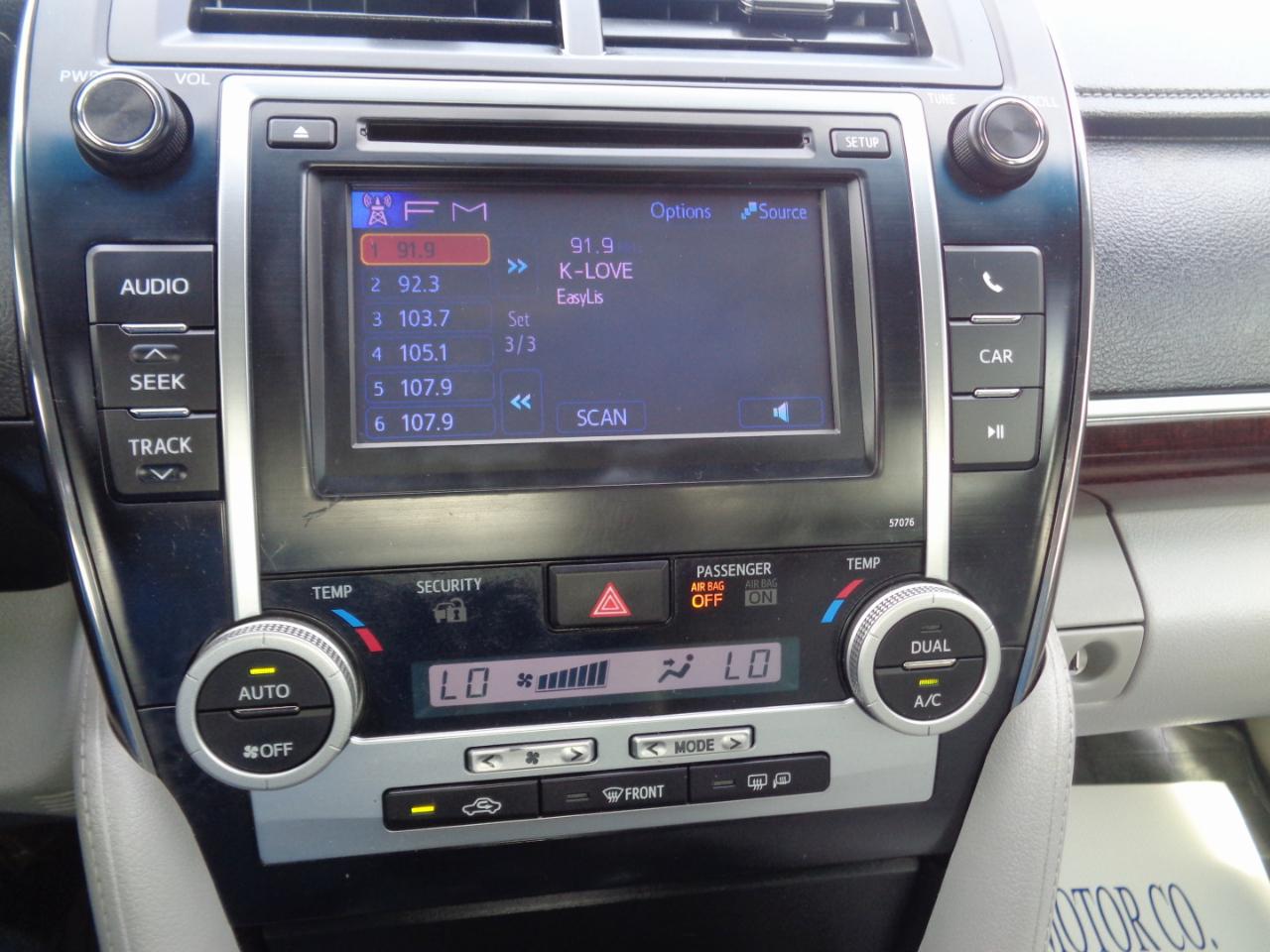 Toyota Camry 4dr Sdn I4 Auto XLE (Natl) 2013