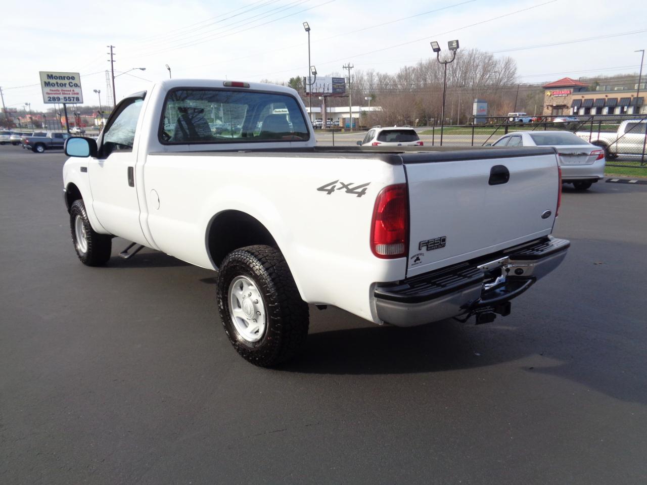 Ford Super Duty F-250 Reg Cab 137" XLT 4WD 2003