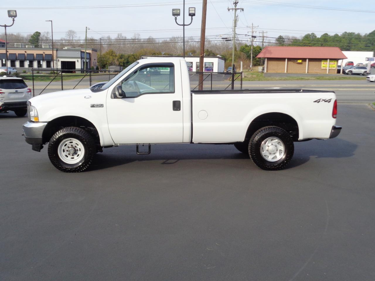 Ford Super Duty F-250 Reg Cab 137" XLT 4WD 2003