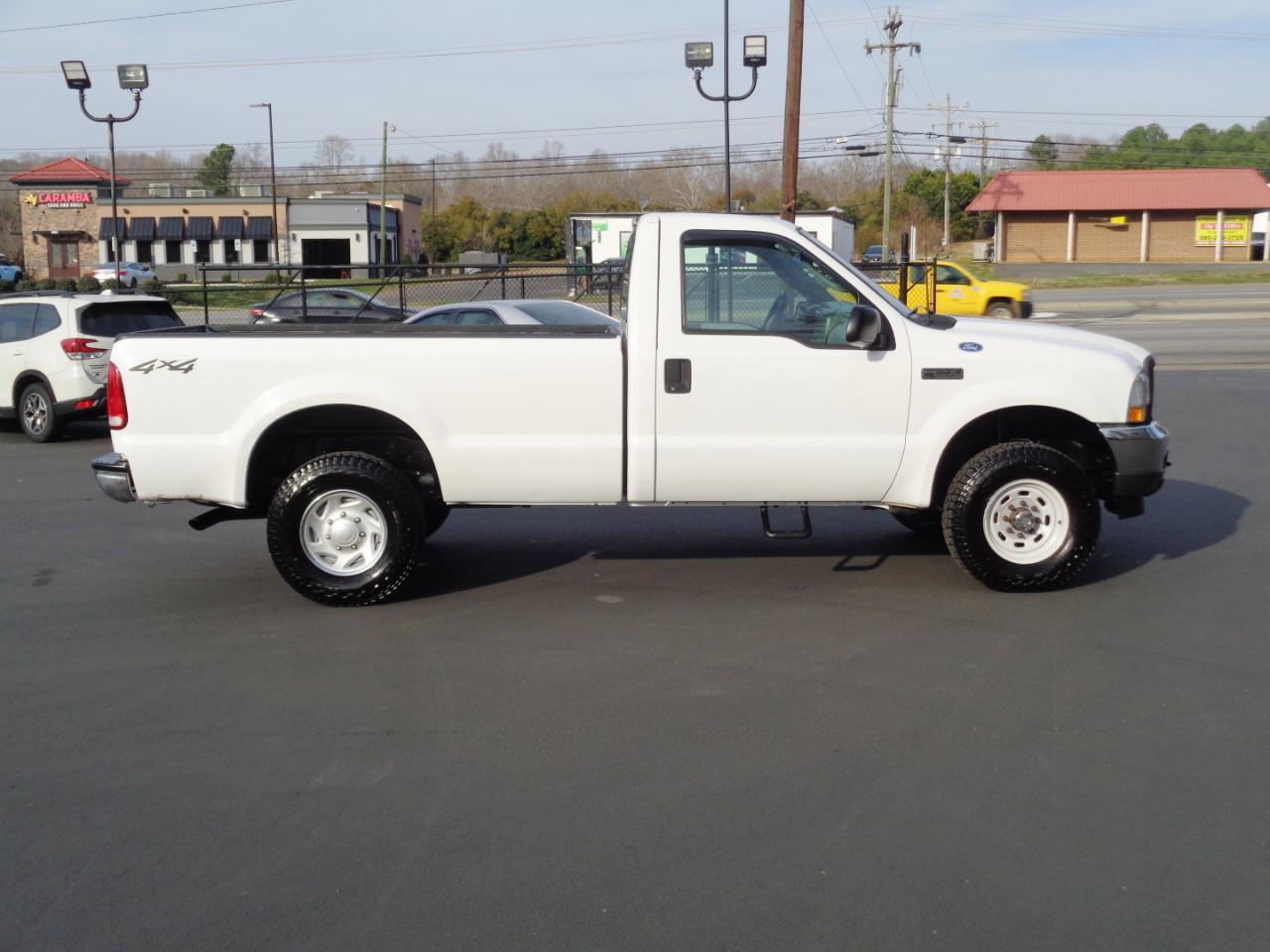 Ford Super Duty F-250 Reg Cab 137" XLT 4WD 2003