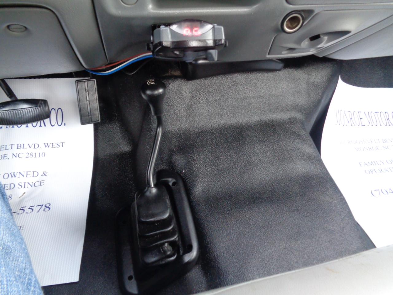 Ford Super Duty F-250 Reg Cab 137" XLT 4WD 2003